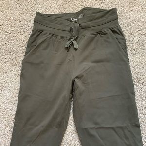 Zyia Olive ascend joggers